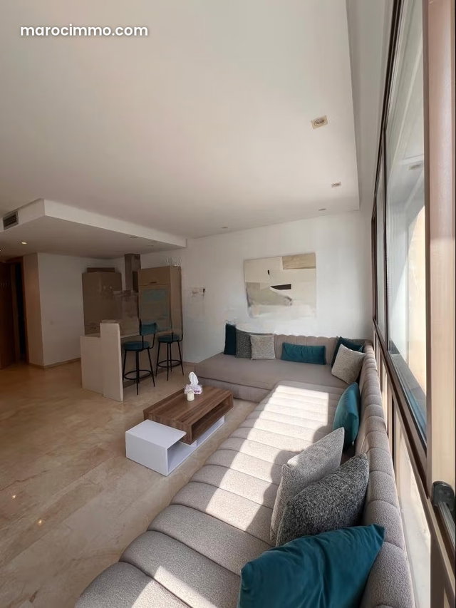 Studio meublé bien ensoleillé à louer — 4
