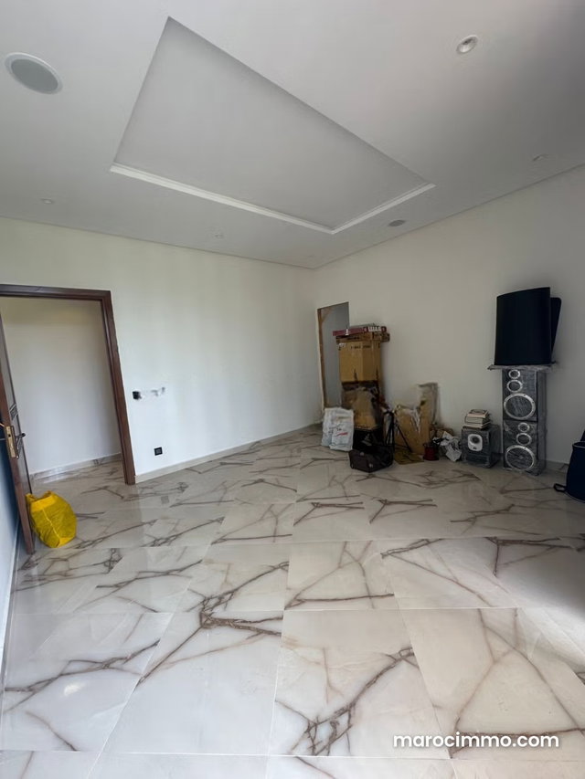 À Vendre: Villa Commerciale 280m² à agdal riad — 4