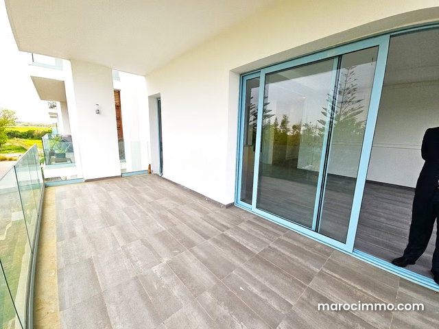 Beautiful 2 Bedroom Apartment by the Beach in Oued Cherrat — 4