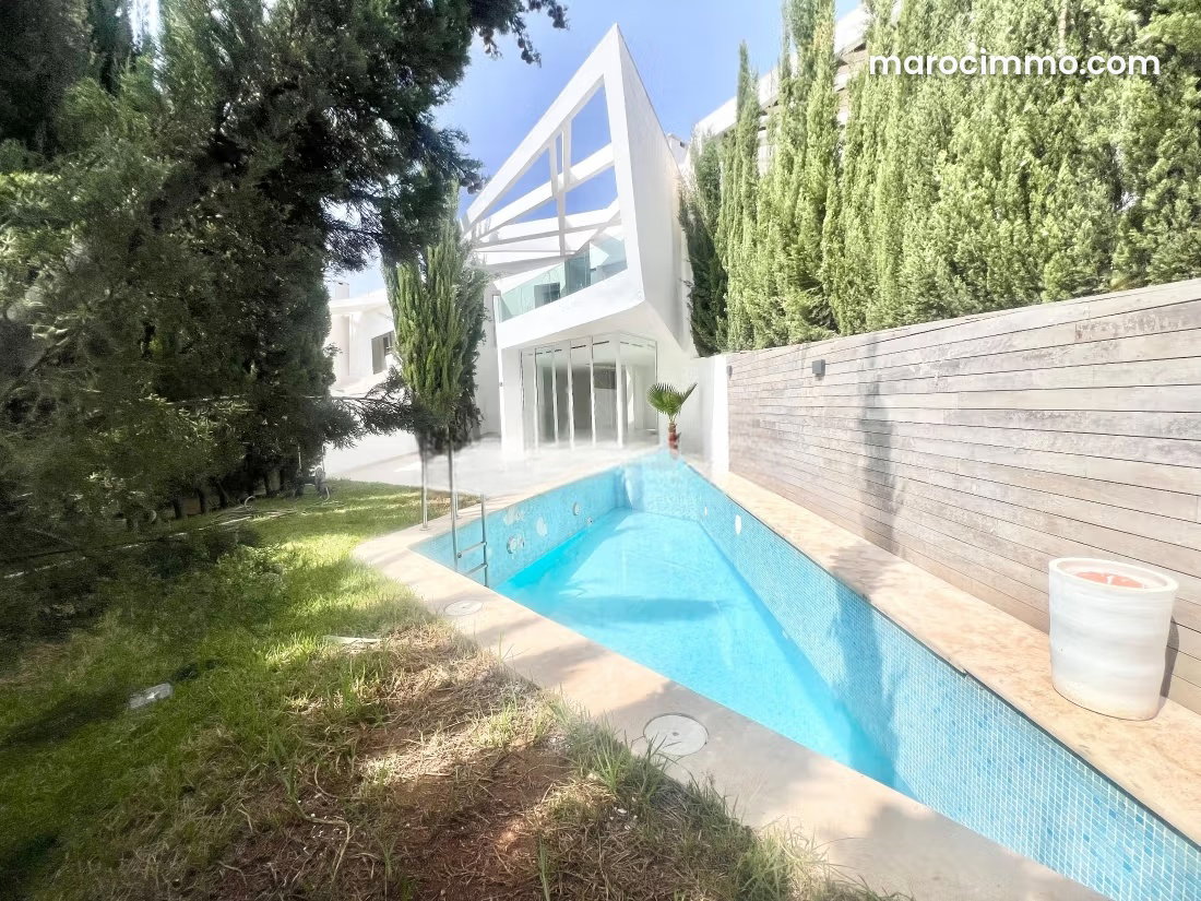 Villa 300 m² avec piscine, Ville verte Bouskoura à vendre — Bouskoura