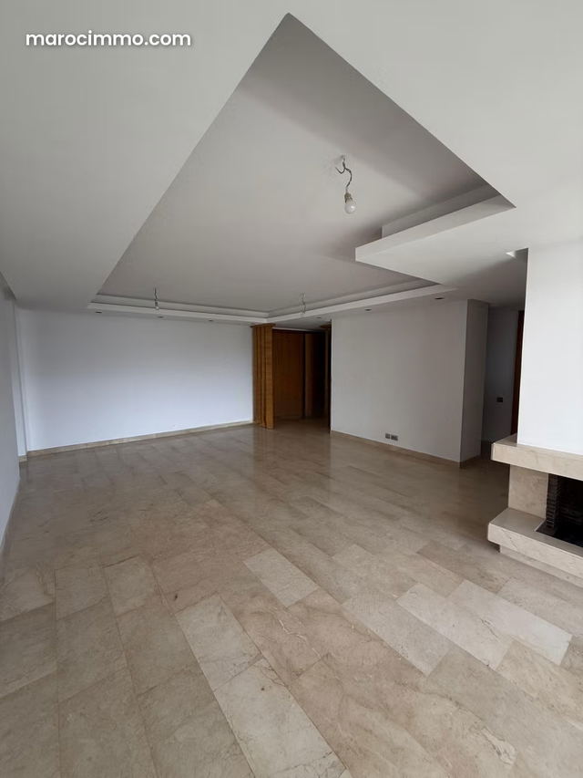 170m² Apartment for Rent in Souissi RABAT — Rabat