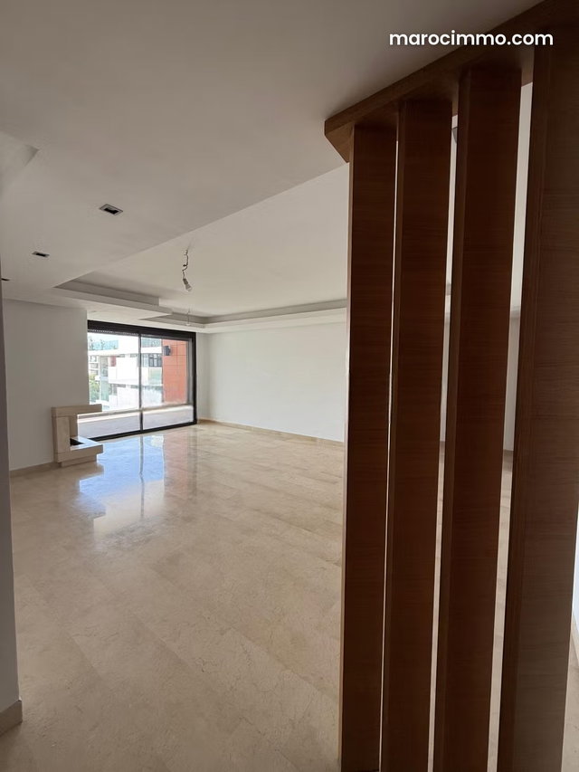 170m² Apartment for Rent in Souissi RABAT — 2