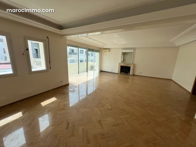 Vente d'un bel appartement à Gauthier. 4 pièces. Avec ascenseur et terrasse — 5
