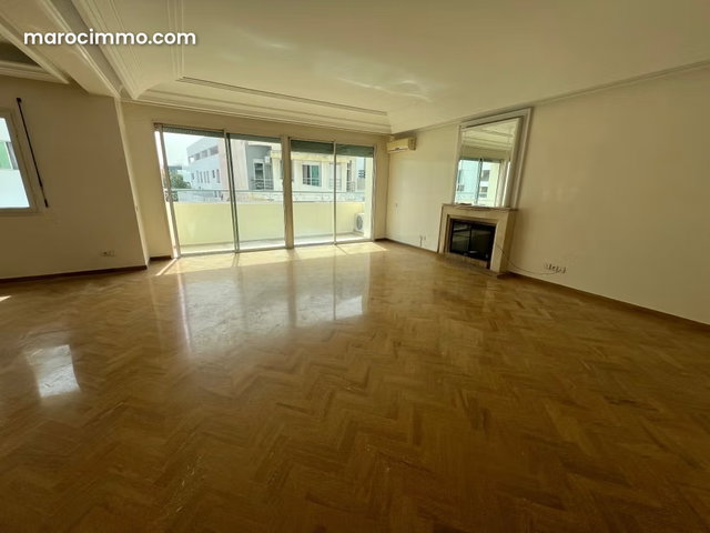 Vente d'un bel appartement à Gauthier. 4 pièces. Avec ascenseur et terrasse — 4