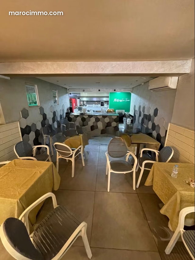 Beautiful Commercial Space for Rent in Guéliz. 45 m² Surface. Concierge and Air Conditioning — 2