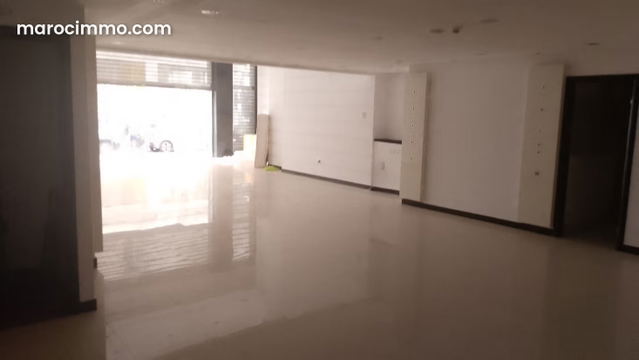 Local commercial en location à Racine. Superficie 320 m². Concierge et climatisation — Casablanca