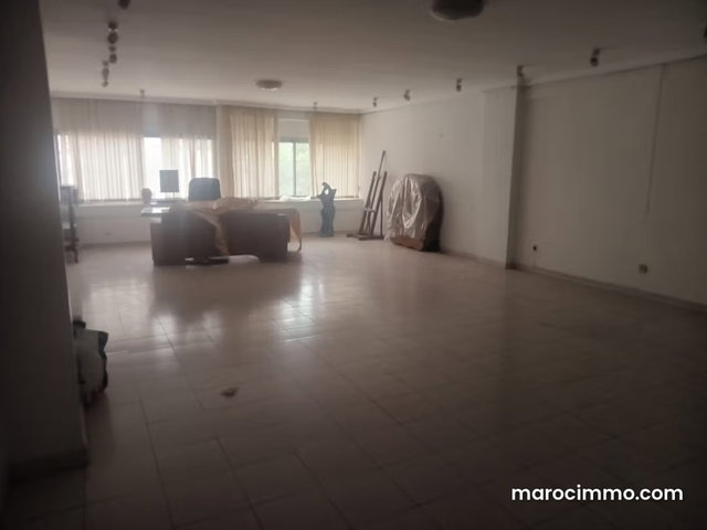 Local commercial a vendre — 2