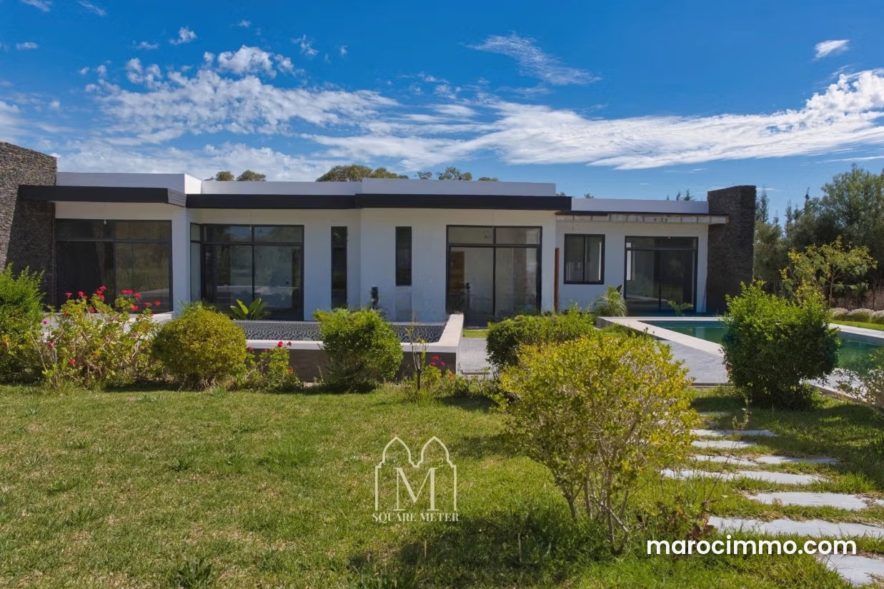 Villa 200 m² sur 3700 m² de terrain arboré, Arbaa Sahel — Arbaa Sahel