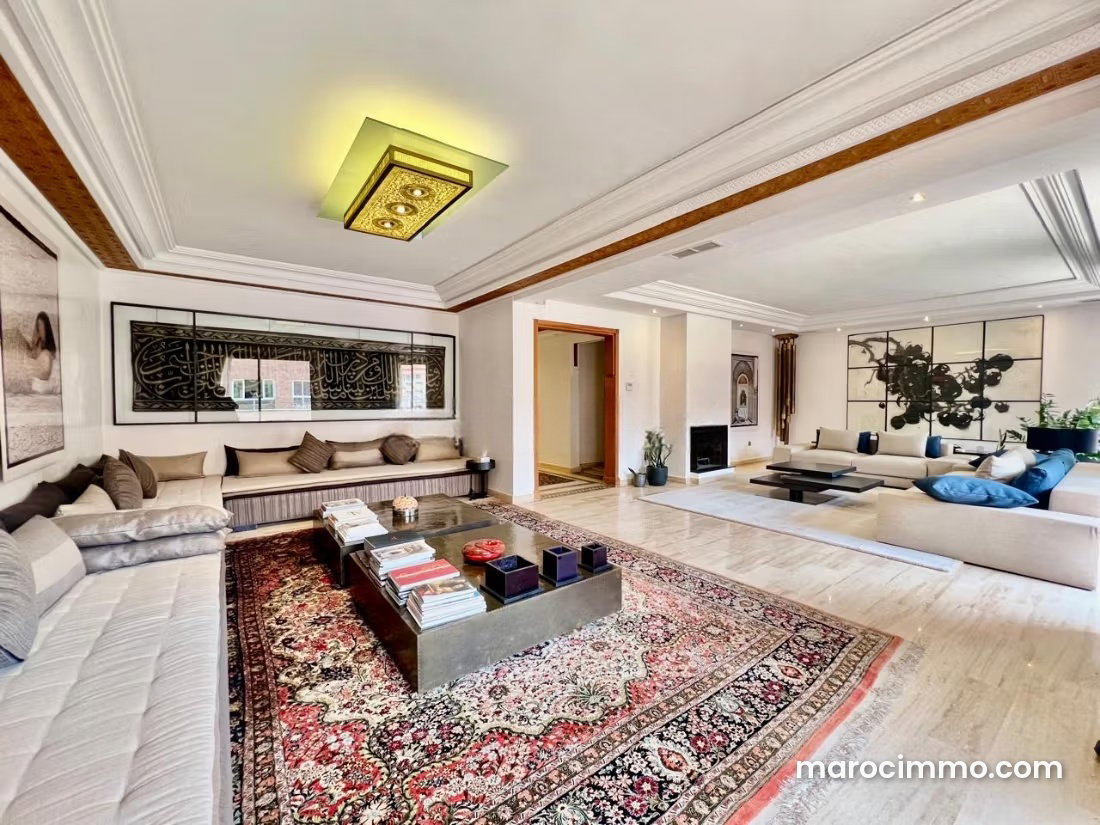247 m² Apartment with Terrace and Fireplace, Guéliz, Marrakech — Marrakesh