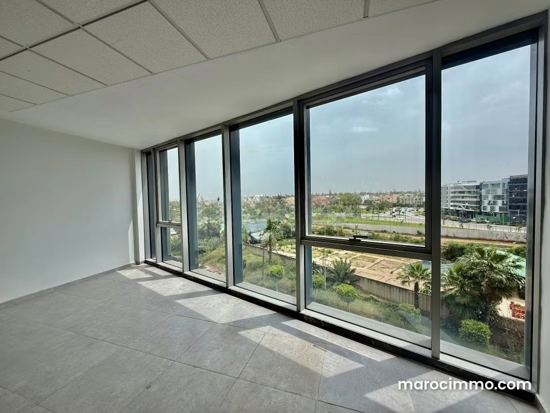 73 sqm Office in Oasis, Casablanca, Quiet and Fully Equipped, For Rent — Casablanca