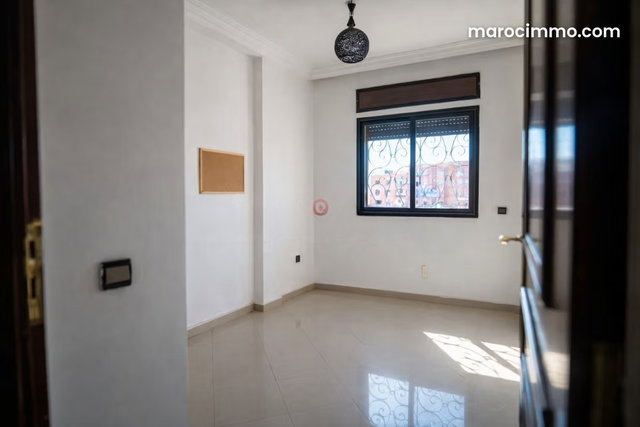 Sale Office in Massira 1 — 2