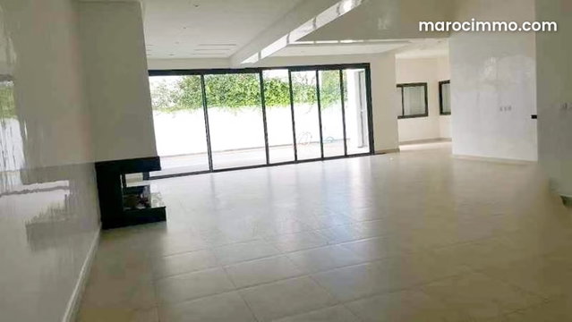 À VENDRE – Villa Prestige avec Piscine Aïn Diab — 4