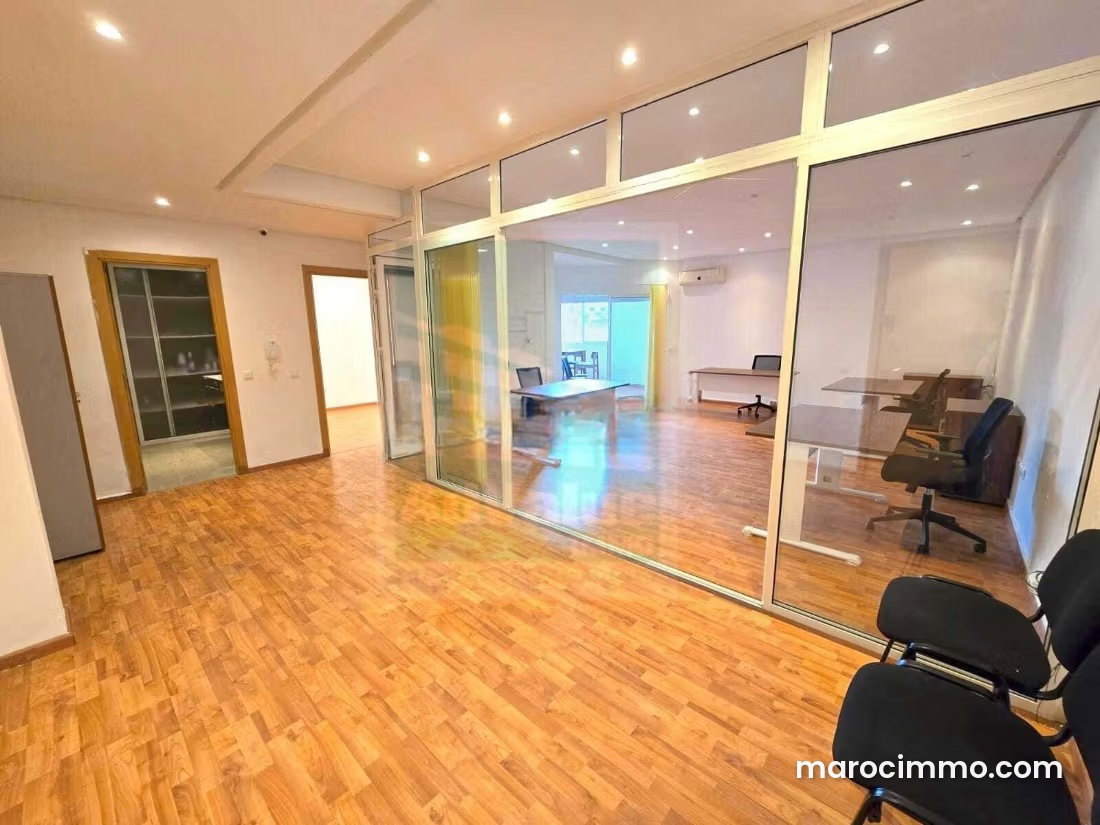 Bureau 79 m² à louer à Mers Sultan Casablanca — Casablanca