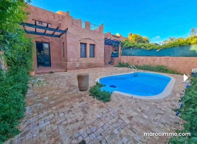 Villa de haut standing à louer à Route Casablanca. 4 grandes pièces. Jardin et terrasse — 2