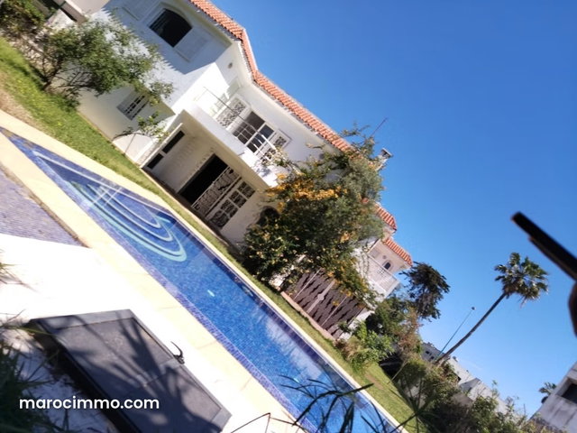 Villa a la location vide a anfa 42000dh — 2