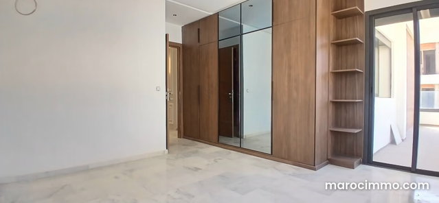 Superbe appartement à vendre à El Menzeh. Surface totale 136 m². Piscine et cheminée — 5