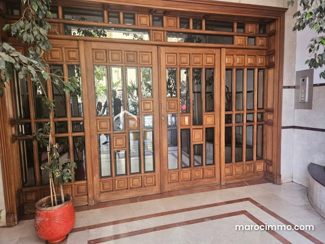 304 m² Apartment in Casablanca — 2