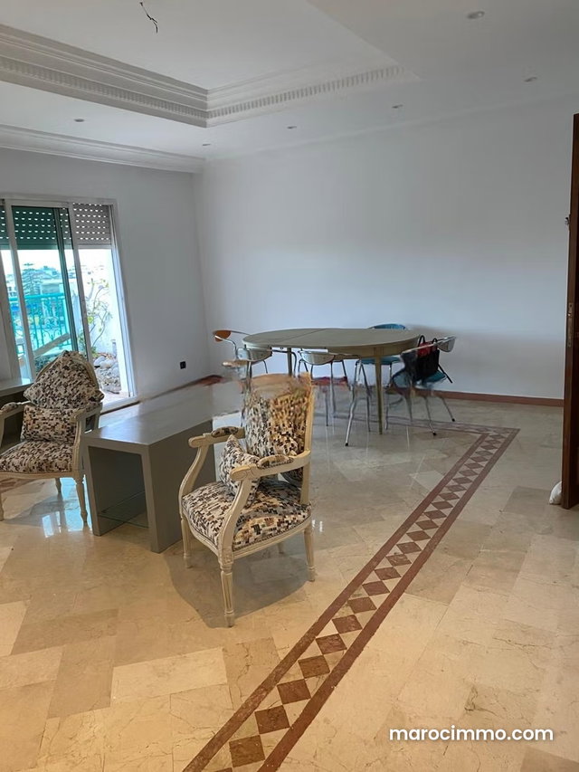Louez cet appartement à Palmier. 4 pièces. Ascenseur et terrasse — 2