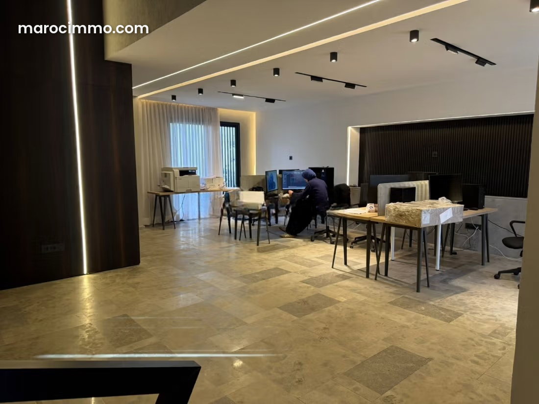 210 m² Office, Quartier des Hôpitaux, Casablanca — Casablanca