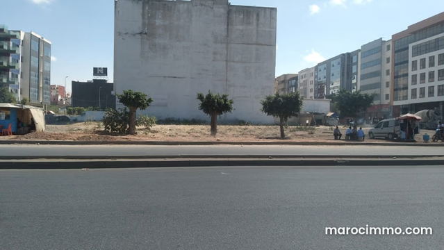 Terrain i5h1 R5 955 m² sur boulevard – Lissasfa — Casablanca