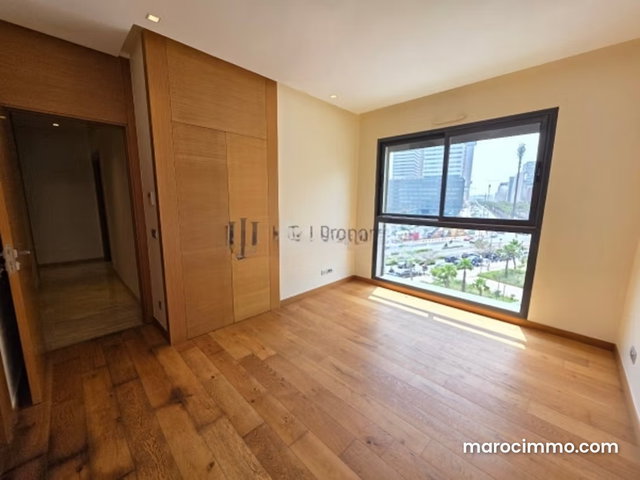 T3 for rent - 122m² - 2 bedrooms - terrace — 3