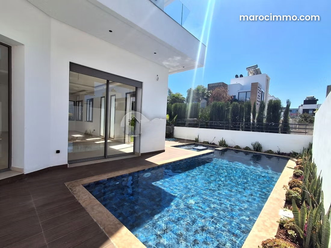 Villa neuve 425 m², piscine et jardin à Dar Bouazza — Dar Bouazza