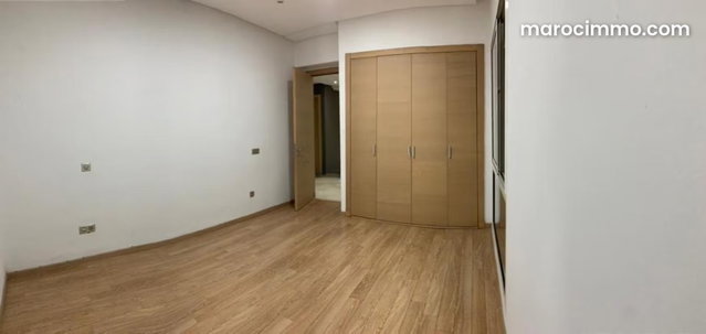 Bel appartement à vendre à Riyad. 3 belles chambres. Ascenseur et garage — 2