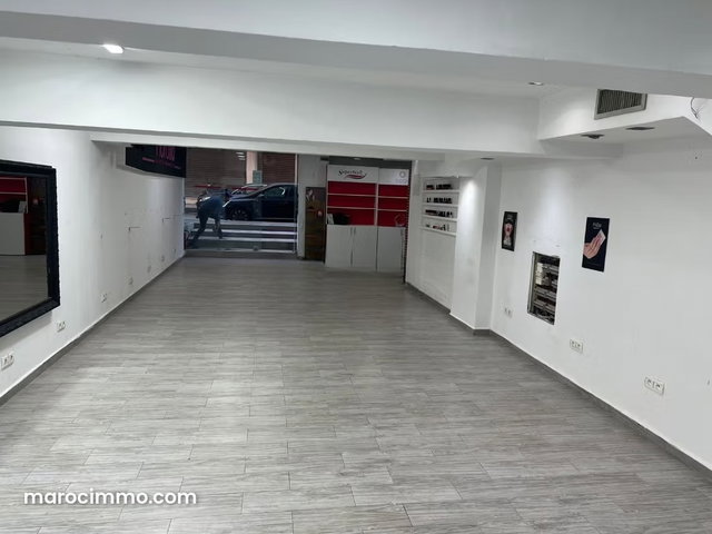 Location Local Commercial à Maârif — 5