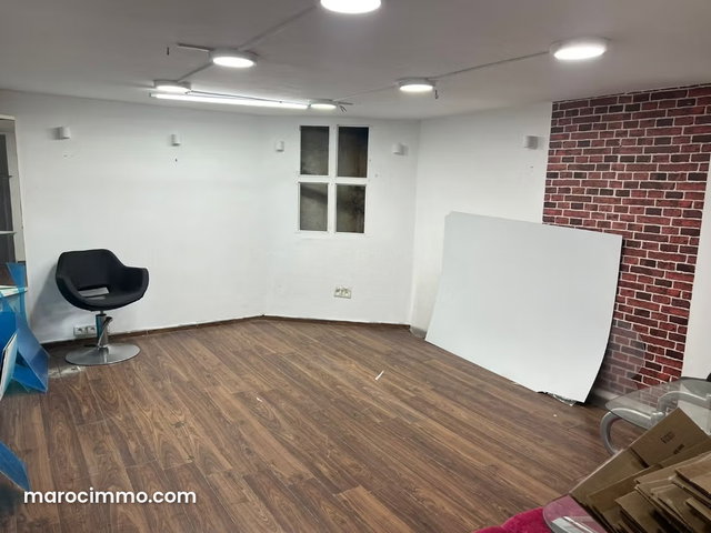 Location Local Commercial à Maârif — 4