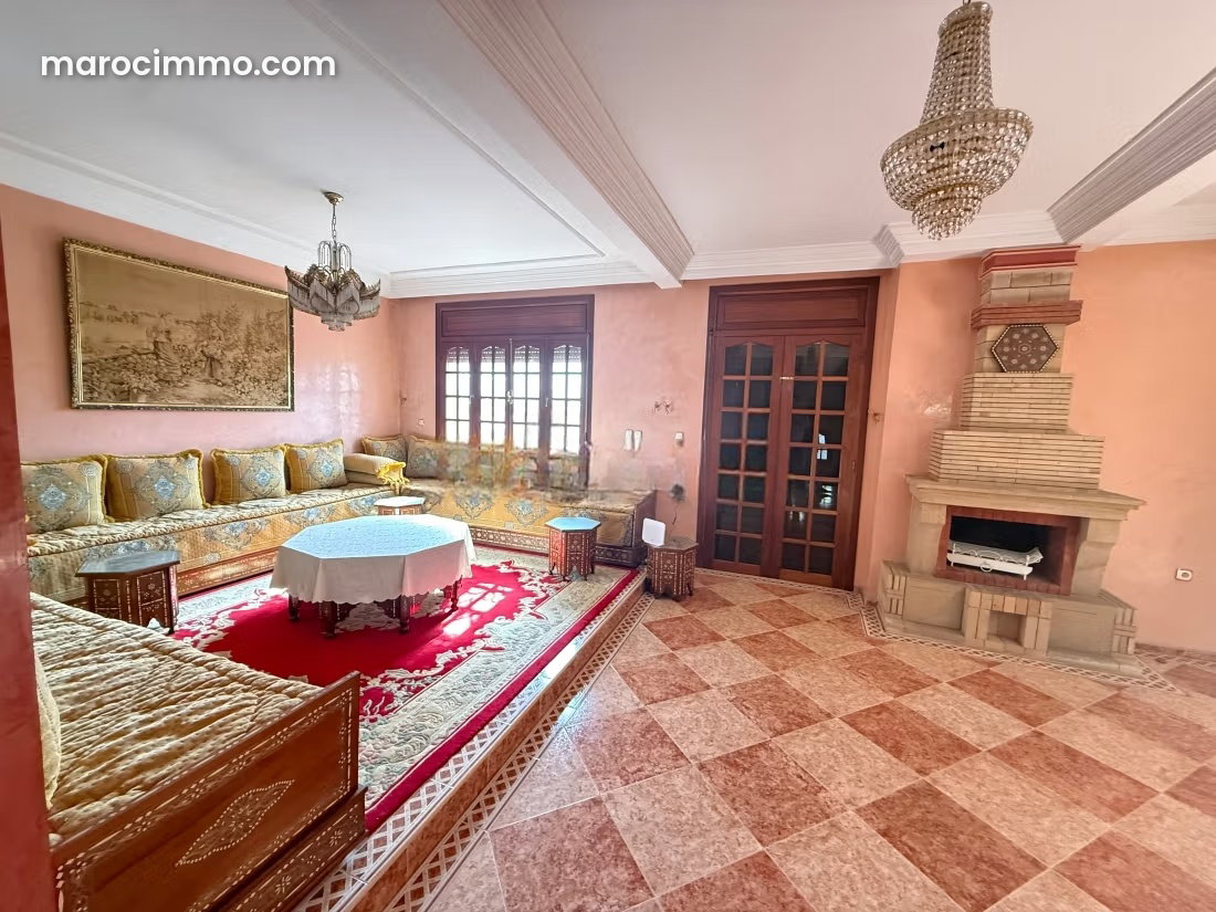 350 sqm Family Villa with Garden and Garage, Riyad, Rabat — Rabat