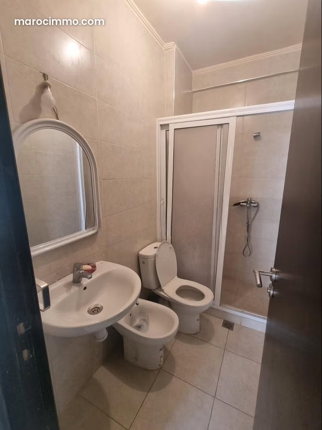Vente d'un bel appartement à Hay Mohammadi. Superficie 50 m². Service de concierge et climatisation — 2