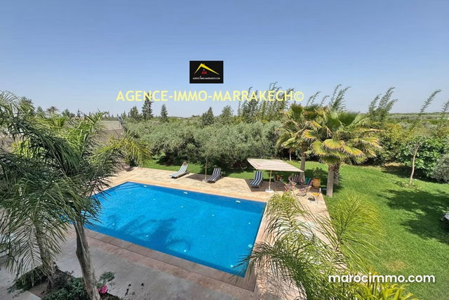 Villa privée Vide de 5 suites, sans VNA, 2396 m² — 3