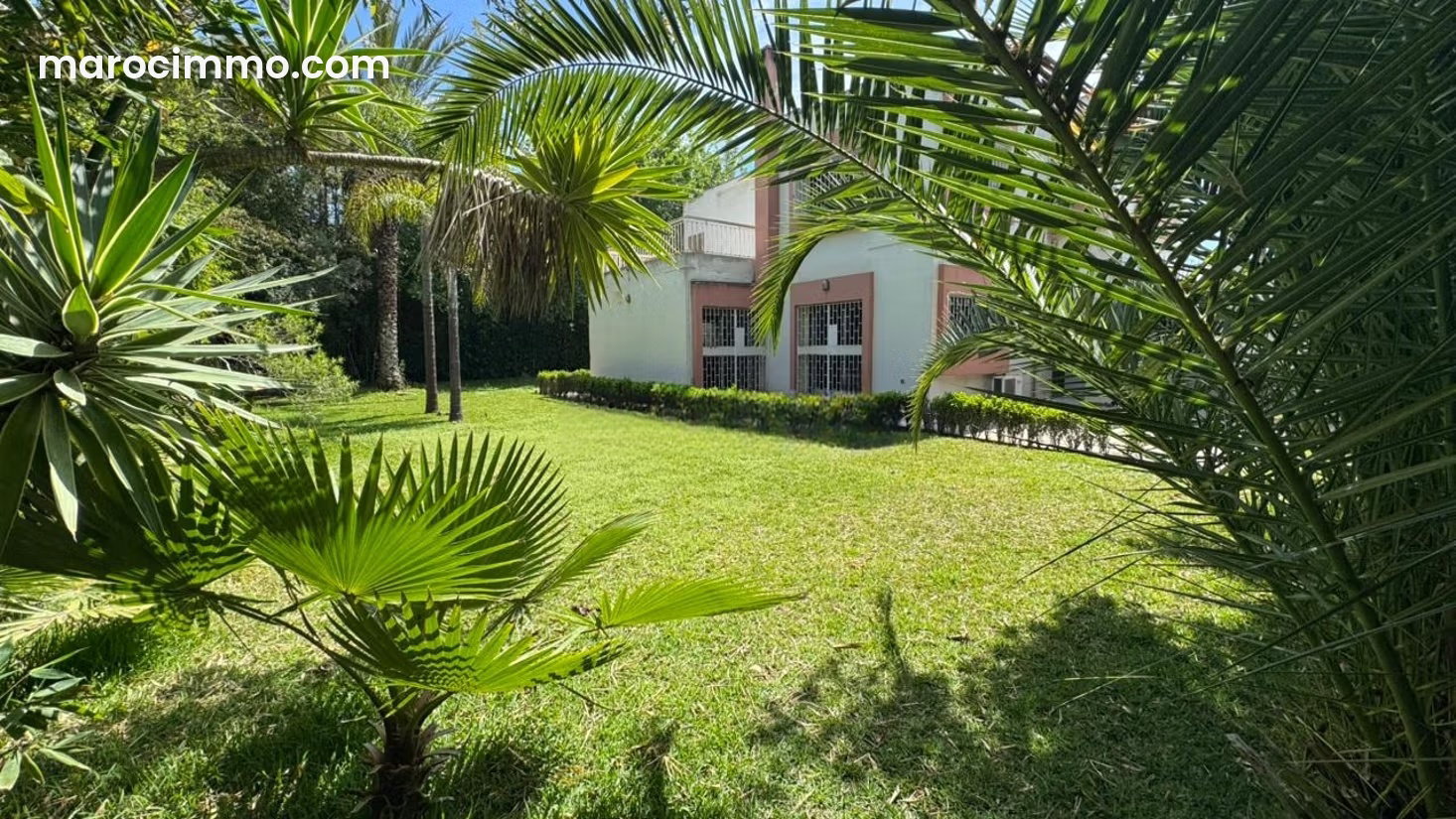 500 sqm villa with 1,000 sqm garden, Souissi, Rabat — Rabat