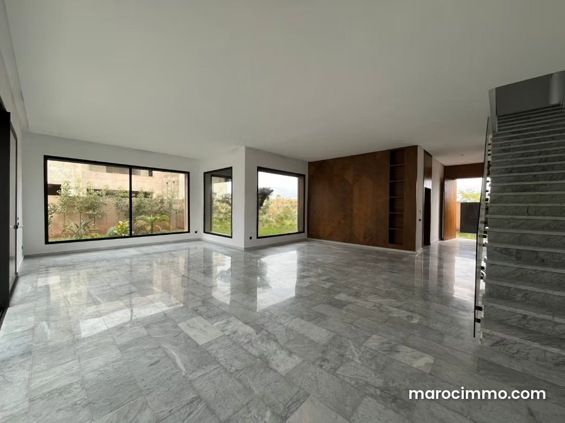 250 m² Villa with Garden and Pool, Route de l’Ourika, Marrakech — Marrakesh