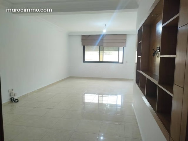 100m² Apartment for Rent in Ain Diab 8000 Dh — 2