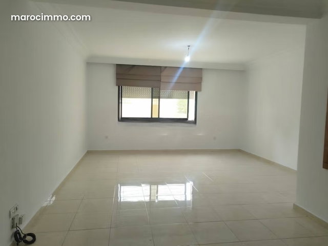 100m² Apartment for Rent in Ain Diab 8000 Dh — 3