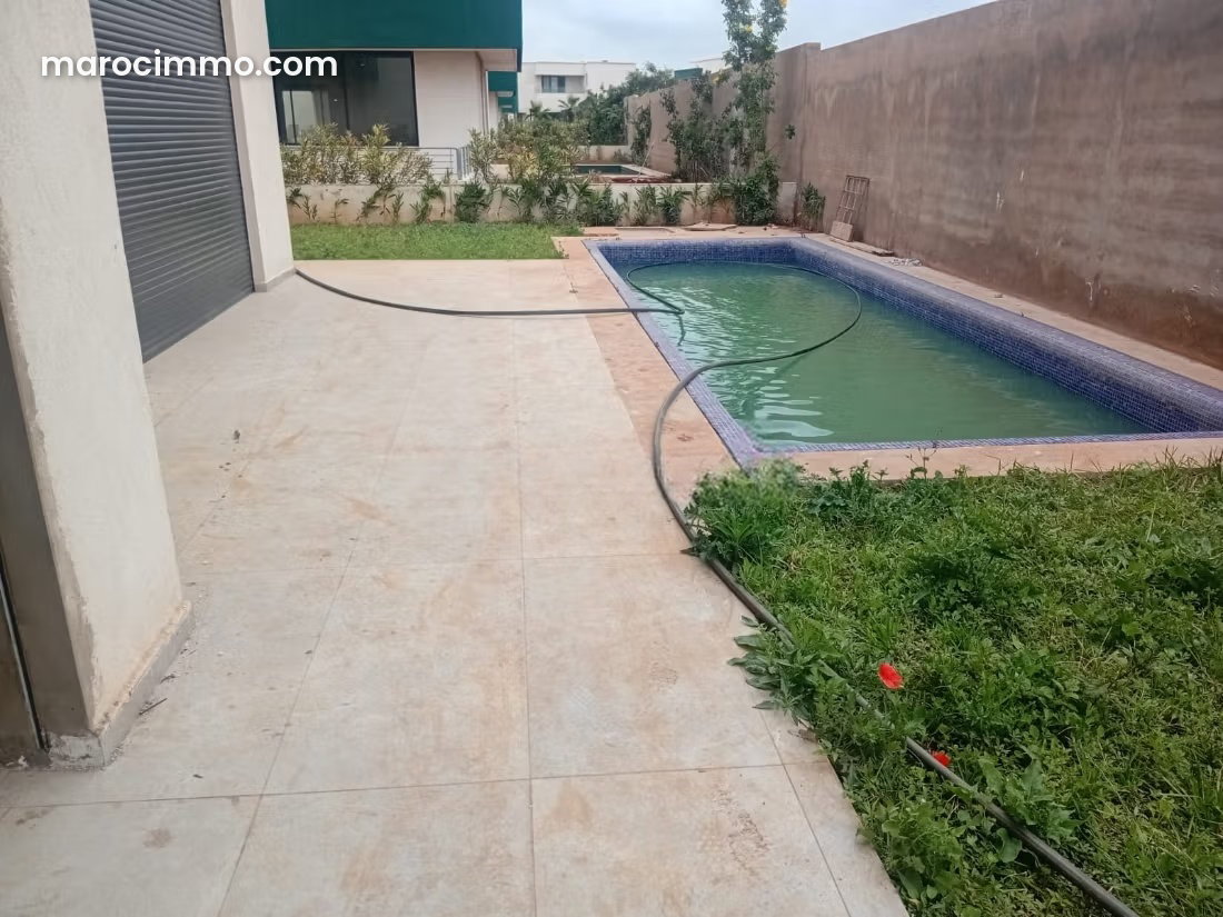 4-Bedroom Villa with Swimming Pool for Rent, Central Bouskoura — Bouskoura