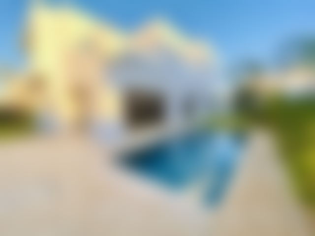 700 m² Villa with Pool and Garden in El Menzeh — El Menzeh