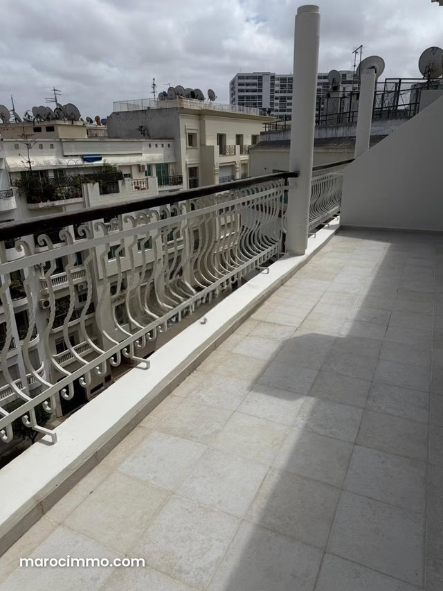Appartement d'exception rénové de 220 m² — 2