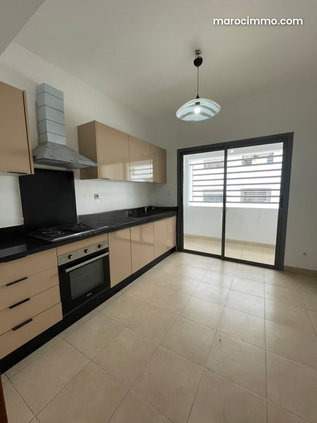 À louer – Appartement vide – Quartier Socrate — 2