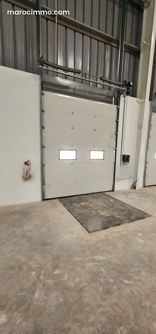 Hangar industriel de 1.000 m a la location pour activité stockage zone industrielle Chellallate — 2