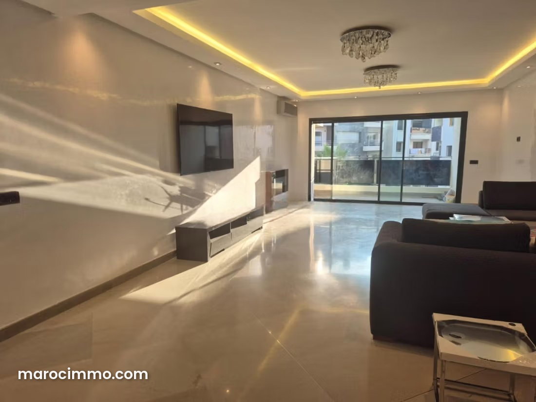 205 m² Apartment in Casablanca's Golden Triangle, Fully Renovated — Casablanca