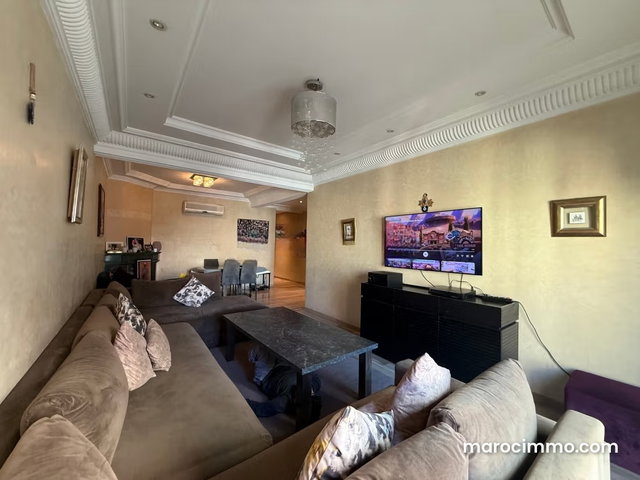 Vend appartement à Les princesses. 3 chambres — 3