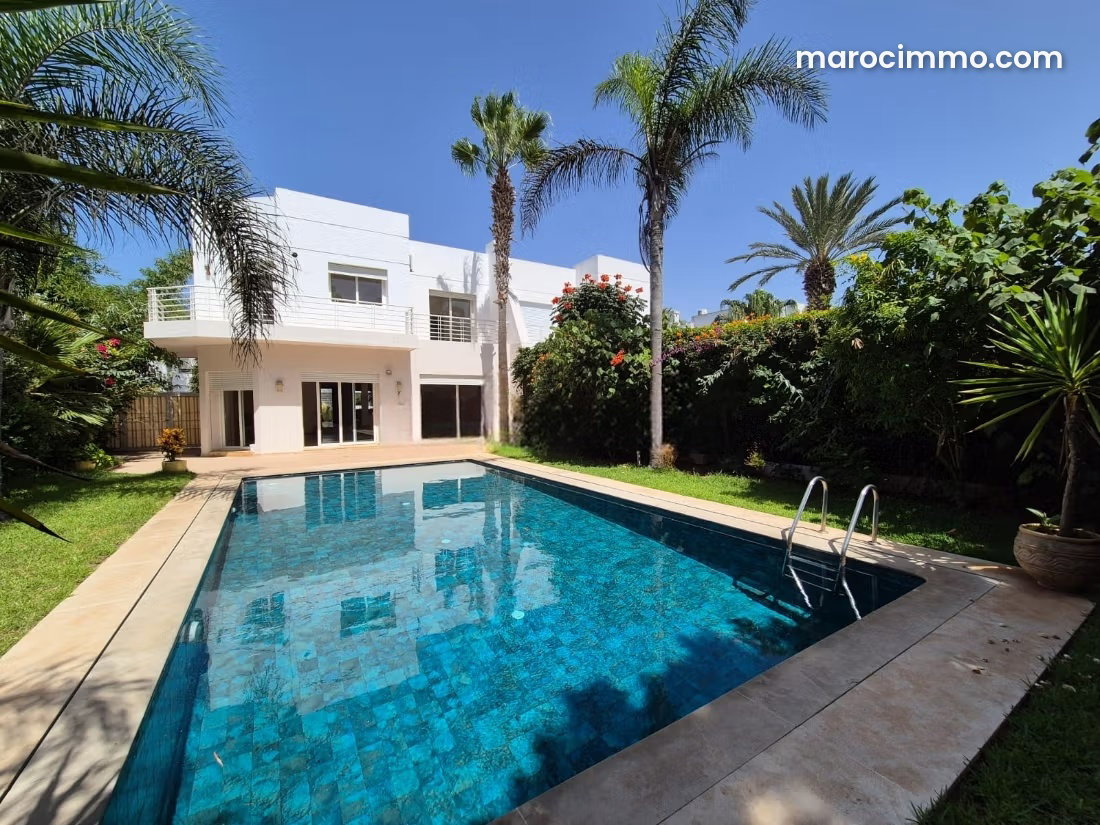 600 m² Villa for Rent, Californie, Casablanca, Gated Residence — Casablanca