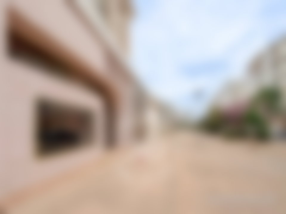 محل تجاري بواجهة مميزة للكراء في حي الرياض بالرباط