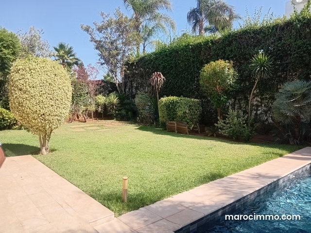 Villa moderne résidence bouskoura — 2