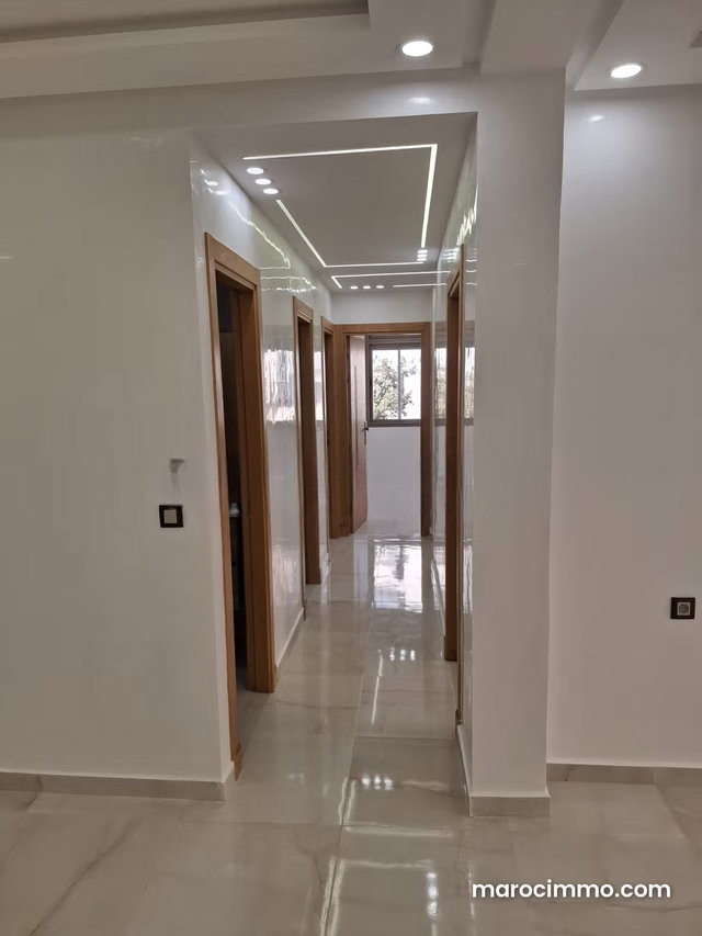 Très bel appartement en location à Agdal. 4 pièces confortables. Porte blindée, sécurité — 2