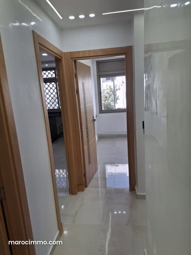 Très bel appartement en location à Agdal. 4 pièces confortables. Porte blindée, sécurité — 4