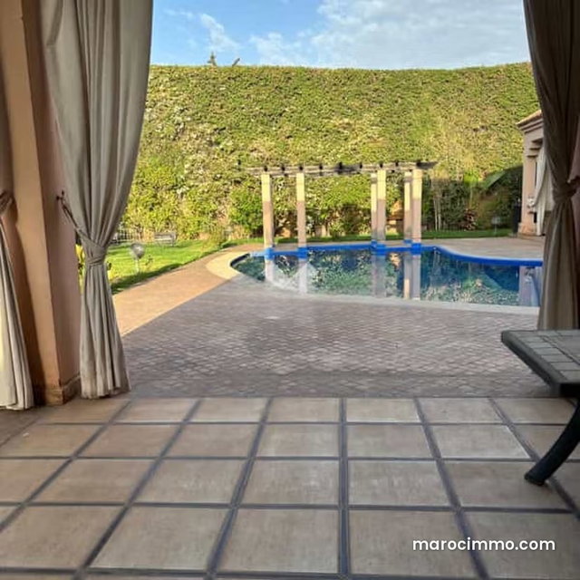 Villa à Vendre de 1512.0 m² à Marrakech, Gueliz — 3