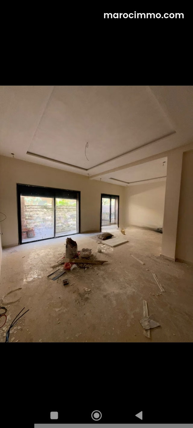 A SAISIR, Bel appartement à vendre à Ain Mezouar. 3 belles chambres. Avec ascenseur et terrasse — 4